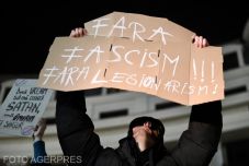 Tüntettek a fiatalok Georgescu ellen: „Ma Temesváron, holnap az egész országban”