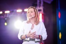 Lasconi: „ne tegyék tönkre a romániai demokráciát”