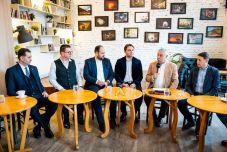 Vasárnap koncentráljunk csak a parlamenti választásokra, és mentsük meg magunkat