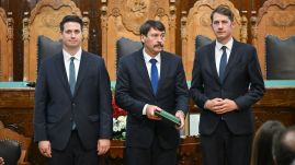 Áder: Nevén neveztük a bűnt - Nikolić: A politikai múltam megérdemli a kifütyülést