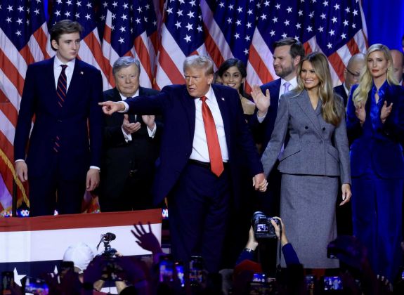 Visszatér az elnöki pozícióba Donald Trump, gratulálnak a világ vezetői (PERCRŐL-PERCRE)