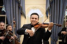 Ingyenes koncertet ad Székelyudvarhelyen és Sepsiszentgyörgyön Mága Zoltán