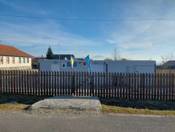 Csíkszeredai konténeriskola – Gördülékeny az oktatás, de az indulatok nehezen csillapodnak
