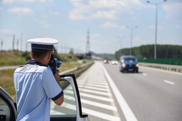 Vádalkut kötött a rendőrházaspár, kihirdették a büntetésüket