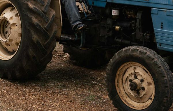 Három héttel a traktoros gázolás után tartóztatták le a gyanúsítottat