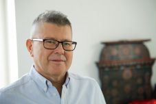 Gyönyörű apokalipszis – Fekete Vince könyvbemutatója a kézdivásárhelyi Vigadóban