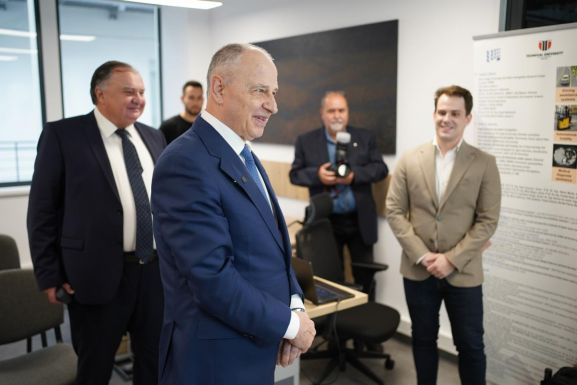 Orosz beavatkozásra figyelmeztet Geoană, miután oroszországi kapcsolatokkal vádolták