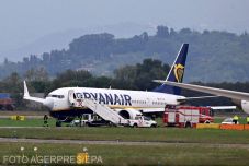 Landolás után szétrobbant a Ryanair gépének egyik kereke (VIDEÓ)