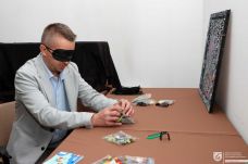 Megnyílt a Láthatatlan kiállítás, amely betekintést nyújt a látássérültek és nemlátók mindennapjaiba