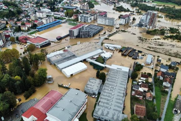 Már 14 halálos áldozata van a Boszniában pusztító áradásoknak