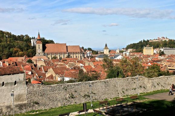 A fővároson kívül, Konstanca és Brassó megyében száll meg a legtöbb hazai és külföldi turista