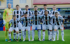 Szuperliga: Újonc ellen botlott a listavezető