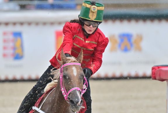 Ezüstérem Korondnak! – Balázs Zsanett és lova remekül szerepeltek a Huszárgyerek Vágtán
