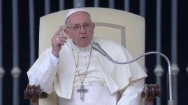 Ferenc pápa: „Szégyenletes tehetetlenség” a háború folytatása 