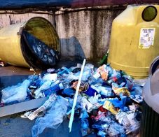 Címke nélkül dobják el a visszaváltható palackokat, kérik a sepsiszentgyörgyiektől