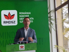 Döntött a SZÁT: Markó Attila a szórvány jelöltje, befutó helyeket kaptak a kis pártok