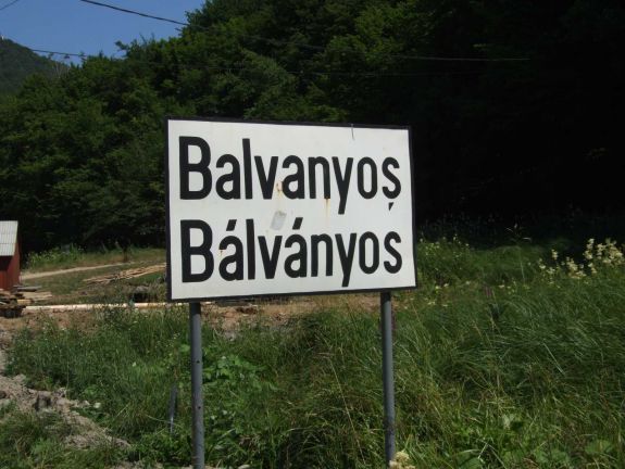 Elrománosítaná Bálványost egy AUR-os szenátor