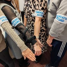 FRISSÍTVE – Sztrájkőrség a Maros Megyei Tanács előtt