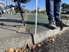 Már most problémás Marosvásárhely új kerékpársávja 