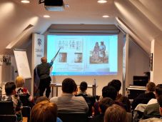 Legendák nyomában a Duna-Házban: a zuhany első írásos említése is őseinkkel hozható összefüggésbe 