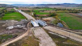 Csigalassúsággal halad a Segesvár-Brassó vasútvonal korszerűsítése