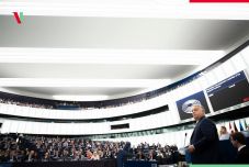 Deutsch Tamás: példátlan, hogy az Európai Bizottság elnöke meg akarja buktatni a magyar kormányt