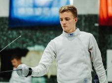 Csapatban kupát nyert, jövőre az országos bajnokságra készül Szabó Szabolcs vívó (INTERJÚ)