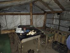 Előzetes letartóztatásban a férfi, aki rabszolgasorban tartott 11 embert