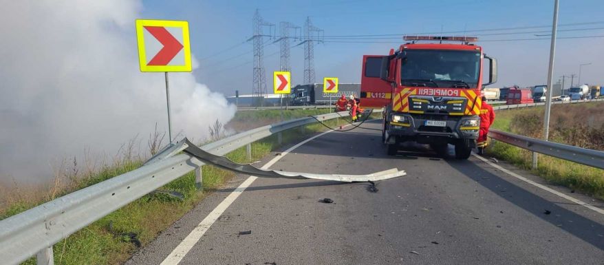 Bennégett az autójában egy nő