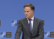 NATO-főtitkár: Románia tudja, hogy kilőheti-e a Moldova légterét megsértő orosz drónokat