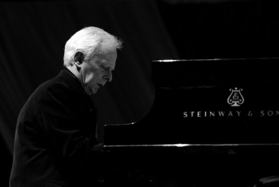 Meghalt A zongorista zenésze