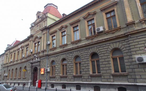 Kivitelezőt keresnek a nagyváradi postapalota felújításához