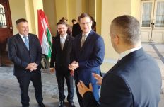 Jelzésértékű látogatást tett Székelyudvarhelyen Gulyás Gergely