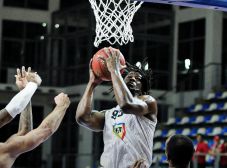 EuroCup: győzelmet arattak a kolozsvári kosarasok a jeruzsálemiek ellen