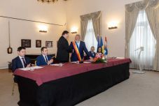 Eskütétel Kézdivásárhelyen: csapatmunkát szorgalmaz Bokor Tibor polgármester