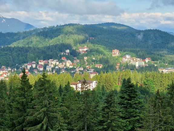A Prahova völgyét rohamozzák meg a turisták az őszi szünetben