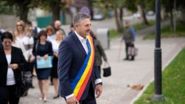 Őrizetbe vették a polgármestert, mert rátámadt egy nőre