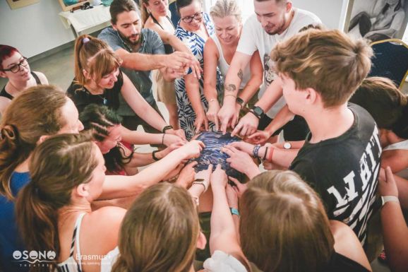 Újabb Erasmus+ Ifjúságsegítő projektet szervez Budapesten az Osonó Színházműhely