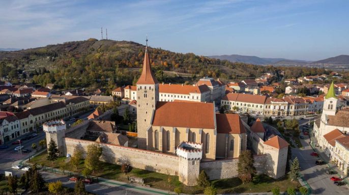 Átadták a restaurált nagyenyedi vártemplomot - története legnagyobb felújításán esett át a nyolc évszázados műemlék