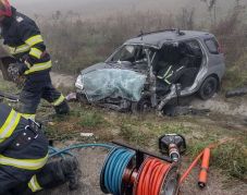 FRISSÍTVE – Súlyos baleset Bihar megyében – négy gépkocsi érintett