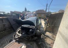 Négyen sérültek meg egy balesetben Nagykenden