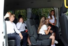 Iskolabuszt kaptak a somlyóújlaki diákok