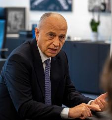 Geoană: „meg akarom változtatni a romániai politikát”