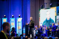 Hivatalos: Nicolae Ciucă a PNL elnökjelöltje