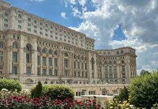 Akár 7 év börtönt is kaphat a parlamenti gyújtogató