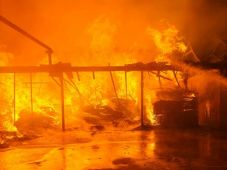 Pokoli tűz a felsőpataki koporsógyárnál