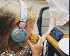 Az olasz iskolákban is betiltották a mobiltelefon-használatot