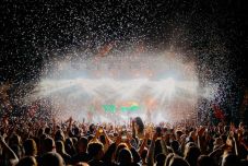 Tabakó Fesztivál: a kényszer-helyszín és eső ellenére sokan buliztak Sepsiszentgyörgyön