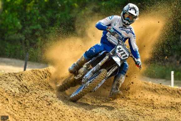 „Sok dologból kimaradtam gyermekkoromban, de egy percét sem bánom” – Interjú a sepsiszentgyörgyi Tompa Krisztián motorossal