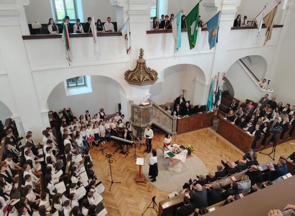 Rendhagyó tanévnyitón vett részt Székelyudvarhelyen Kelemen Hunor